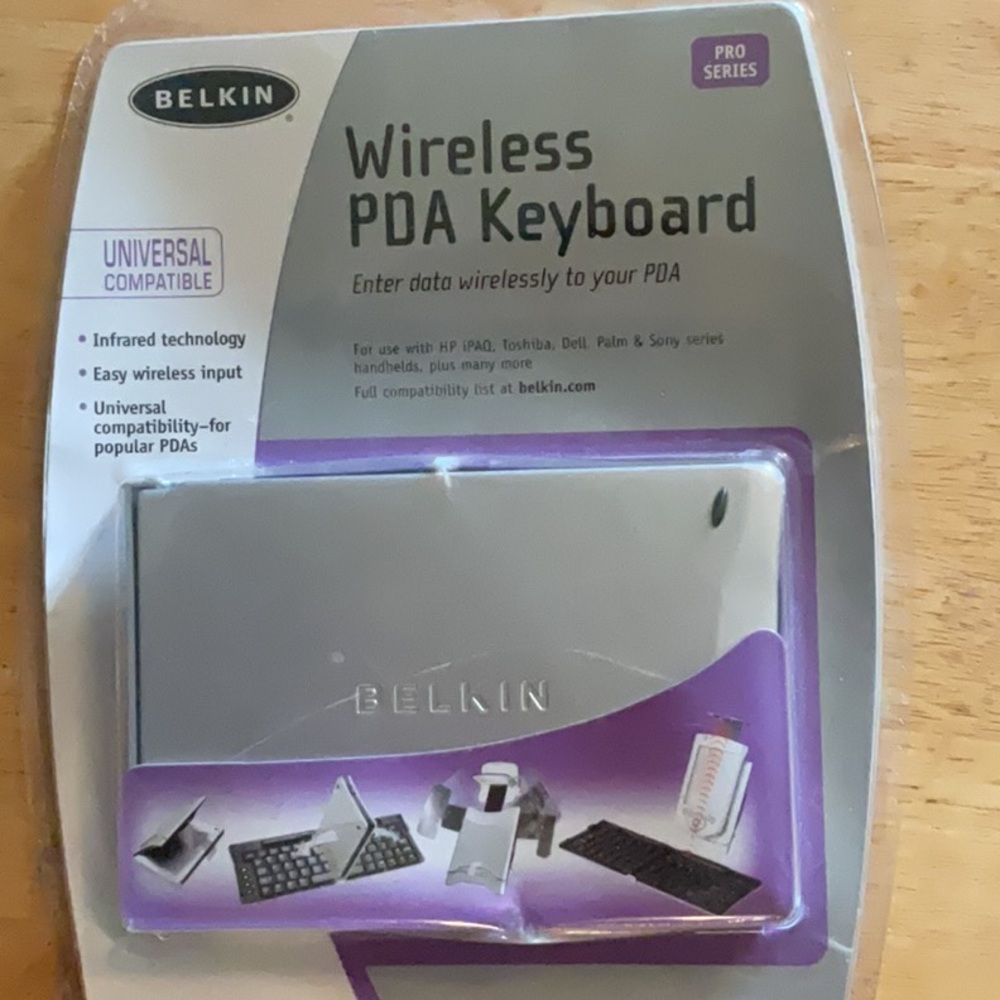 Belkin Pro Series Wireless PDA Keyboard - Gray